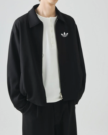 Minimalistische Jacke mit Reißverschluss